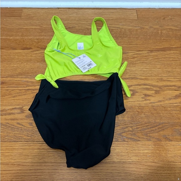 NWT More Than Magic Girl’s  Swimsuit Size Large - Picture 3 of 3